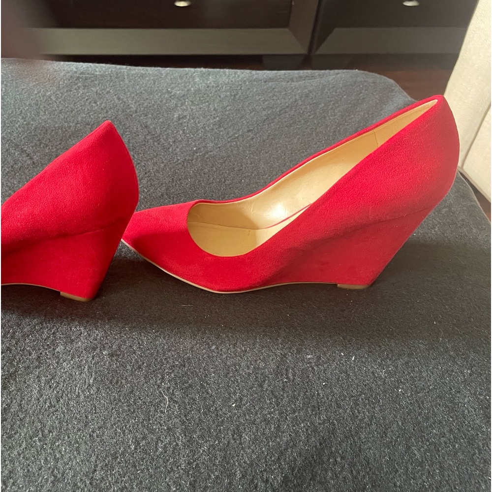 Beautiful Saks 5th Ave Red Wedges. Size 9.5